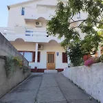 Comfort On The Daire Kali